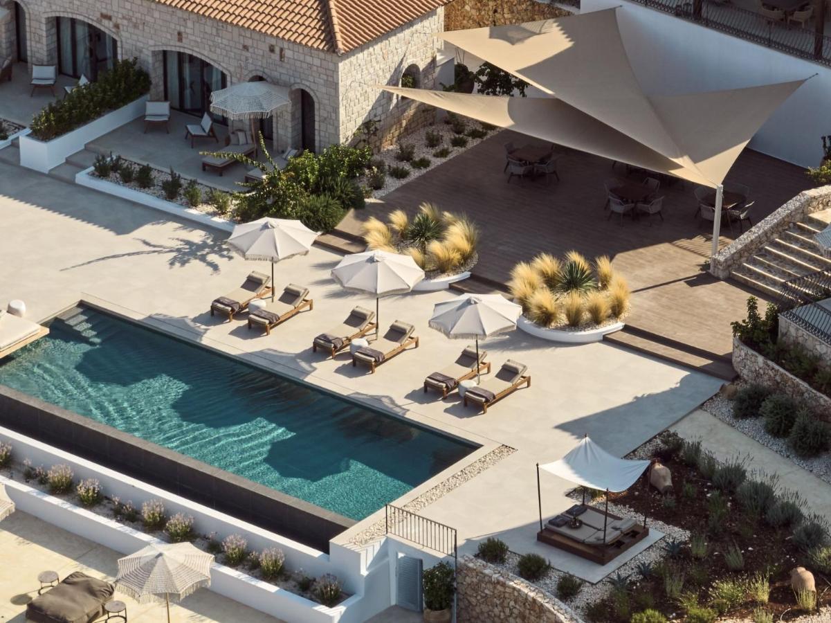 Rebek Luxury Villas & Suites 圣尼古拉奥斯 外观 照片