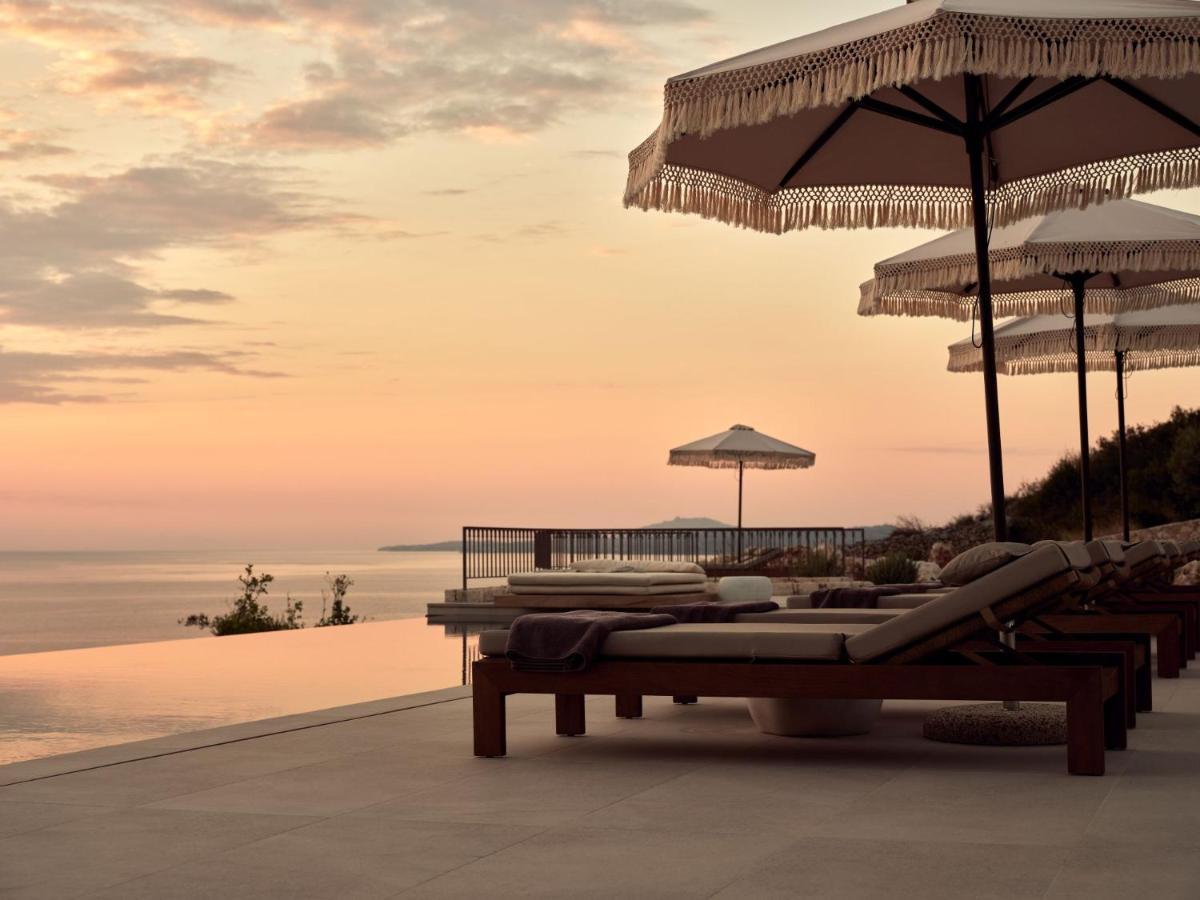 Rebek Luxury Villas & Suites 圣尼古拉奥斯 外观 照片